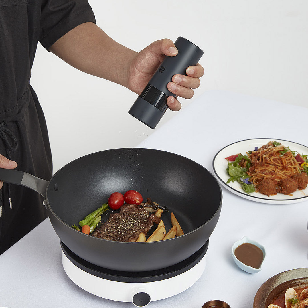 Broyeur électrique poudre de poivre noir sel de mer assaisonnement ménage