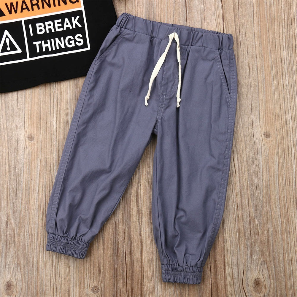 Conjunto para niños con pantalones atados de manga corta y estampado de letras