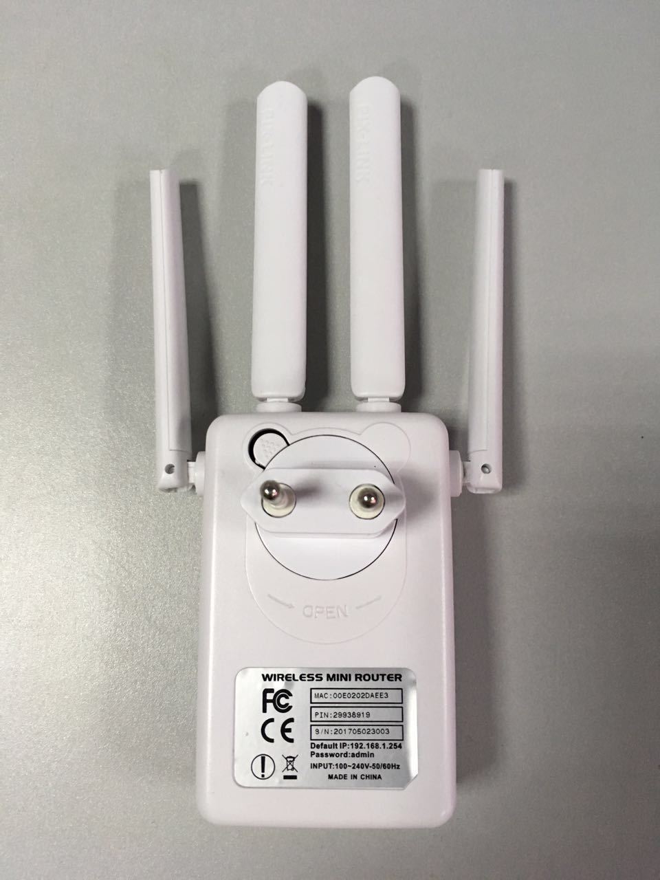 Repetidor de enrutador inalámbrico de cuatro antenas