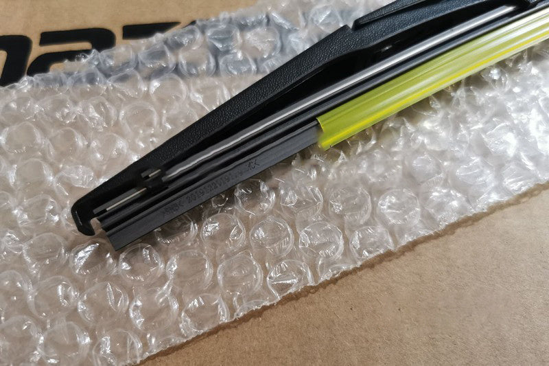 Balai d'essuie-glace arrière Balai d'essuie-glace arrière Balai d'essuie-glace arrière