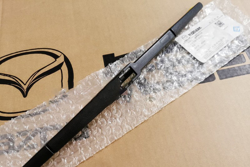 Balai d'essuie-glace arrière Balai d'essuie-glace arrière Balai d'essuie-glace arrière