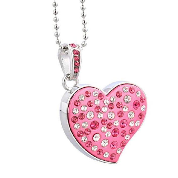 Clé USB en forme de coeur avec perceuse