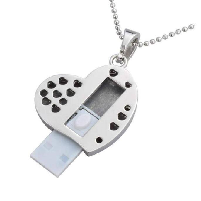 Clé USB en forme de coeur avec perceuse