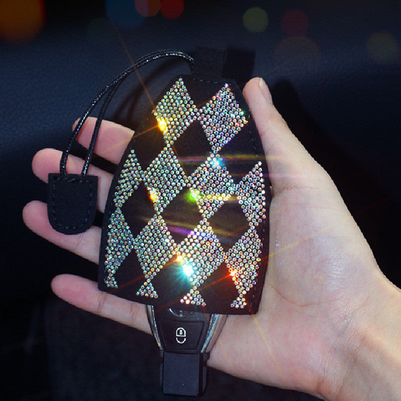 Pendentif clé de voiture incrusté de diamants