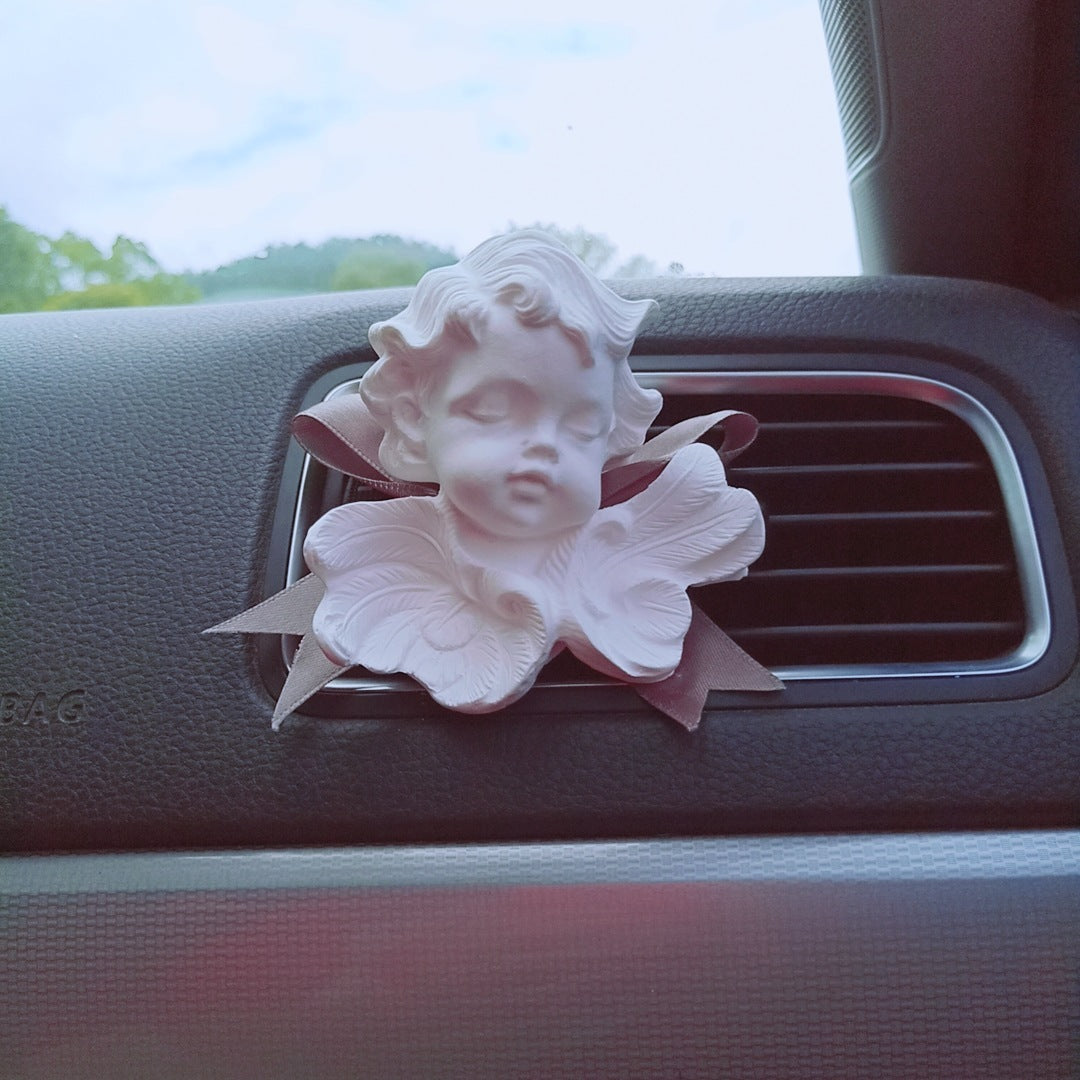 Fragancia para automóvil Ins, viento nórdico, ángel durmiente, salida de aire, clip de perfume, adornos interiores de piedra de expansión para automóvil, regalos para automóviles nuevos.