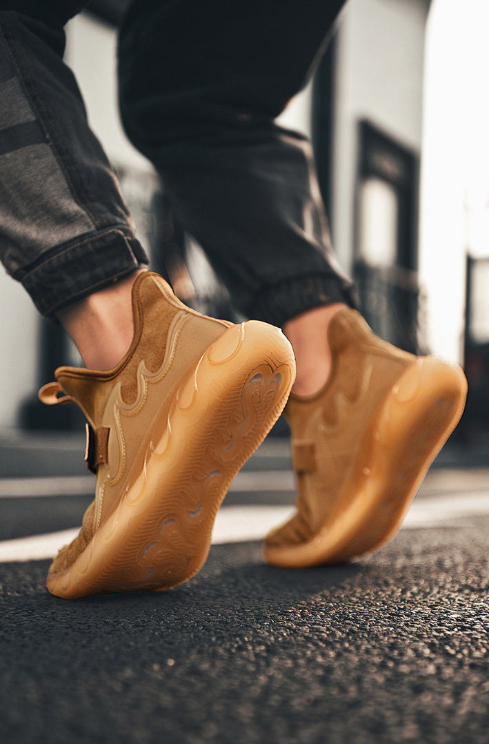 Primavera nuevas zapatillas de cuero de gran tamaño 45 para hombres estudiantes coreanos moda calzado ligero transpirable zapatos para hombres