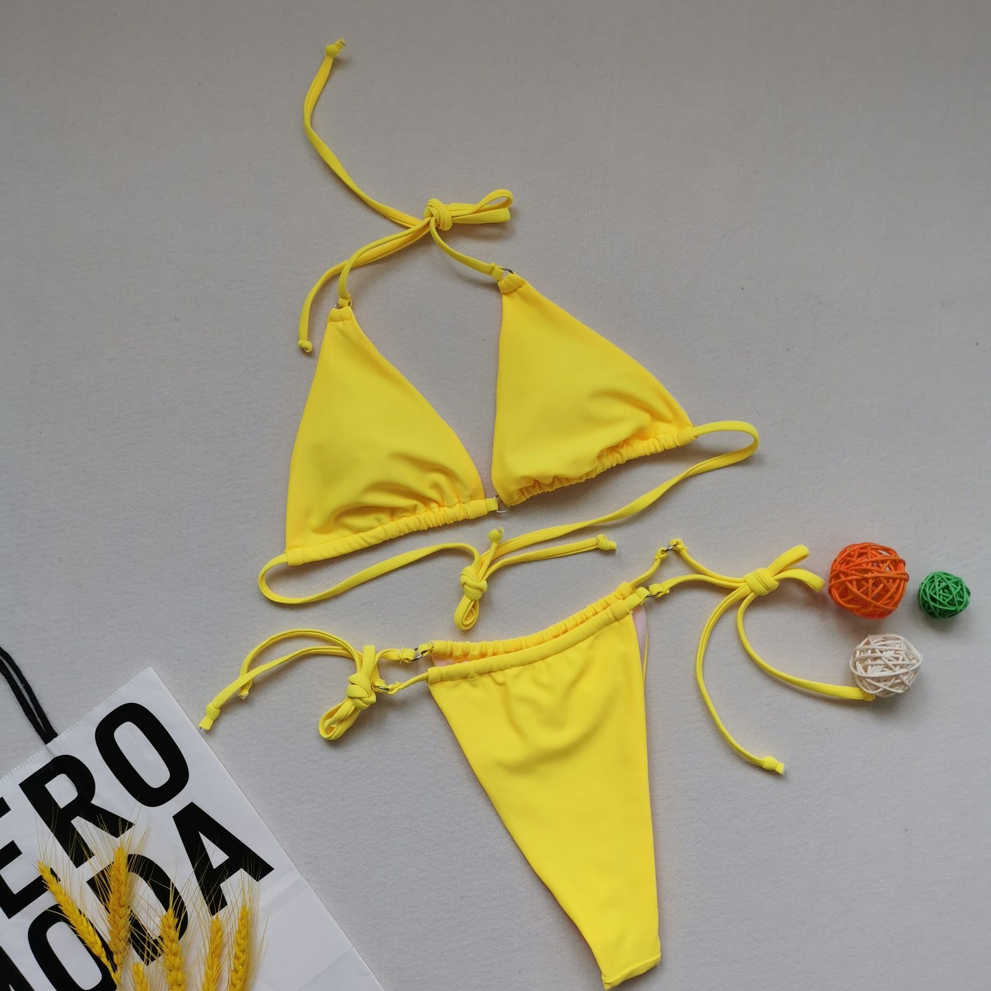 Bikini multicolore maillot de bain fendu sexy licou cravate