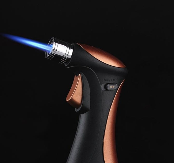 Briquet torche coupe-vent