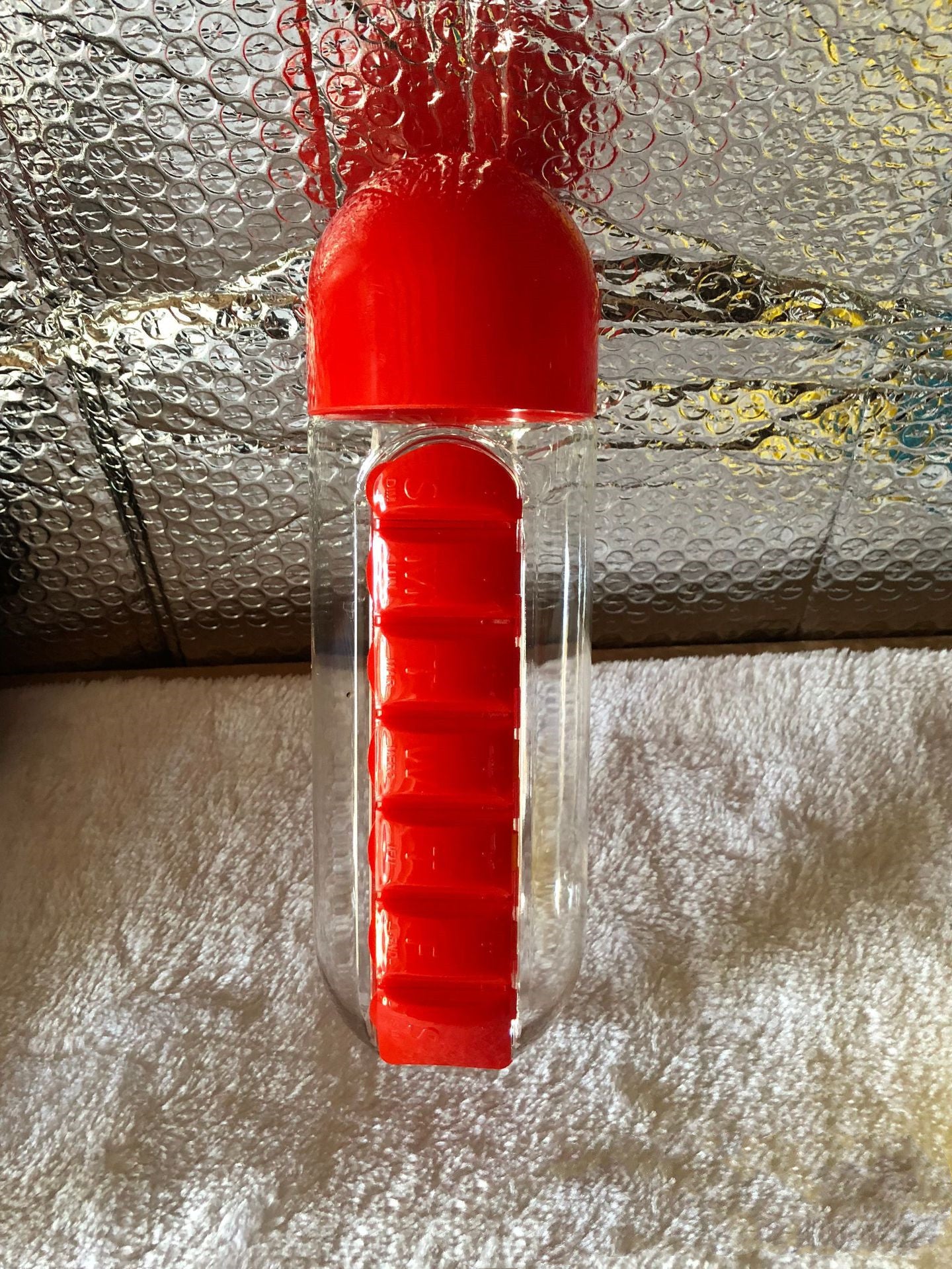 Bouteille d'eau avec pilulier, bouteille de boisson en plastique avec boîte à pilules médicinales, voyage 7 jours, organisateur de médicaments, conteneur de boisson