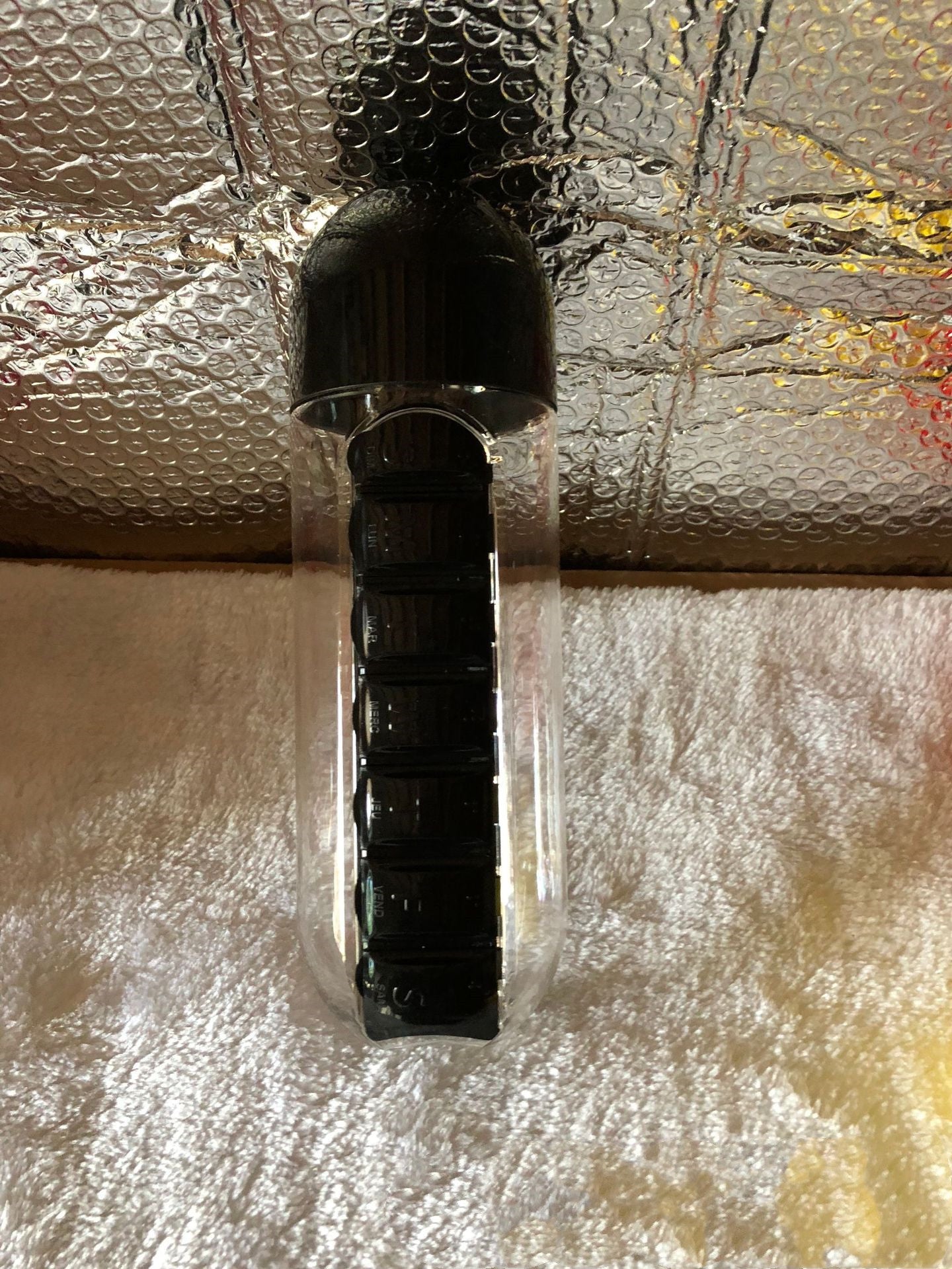 Bouteille d'eau avec pilulier, bouteille de boisson en plastique avec boîte à pilules médicinales, voyage 7 jours, organisateur de médicaments, conteneur de boisson