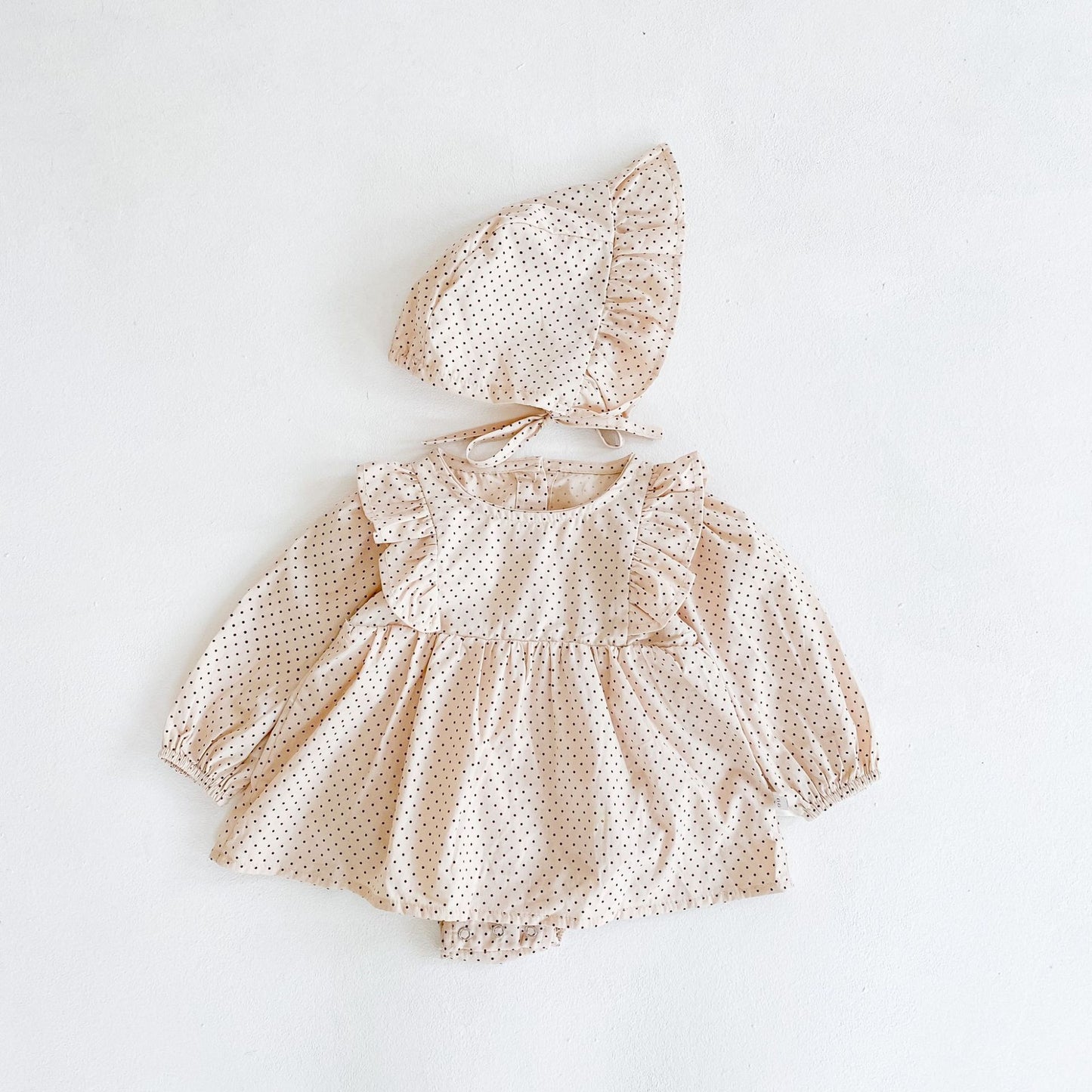 Robe d'amour pour bébé fille, nouveau produit d'automne, barboteuse à manches longues, en coton, vêtements d'escalade une pièce, chapeau gratuit