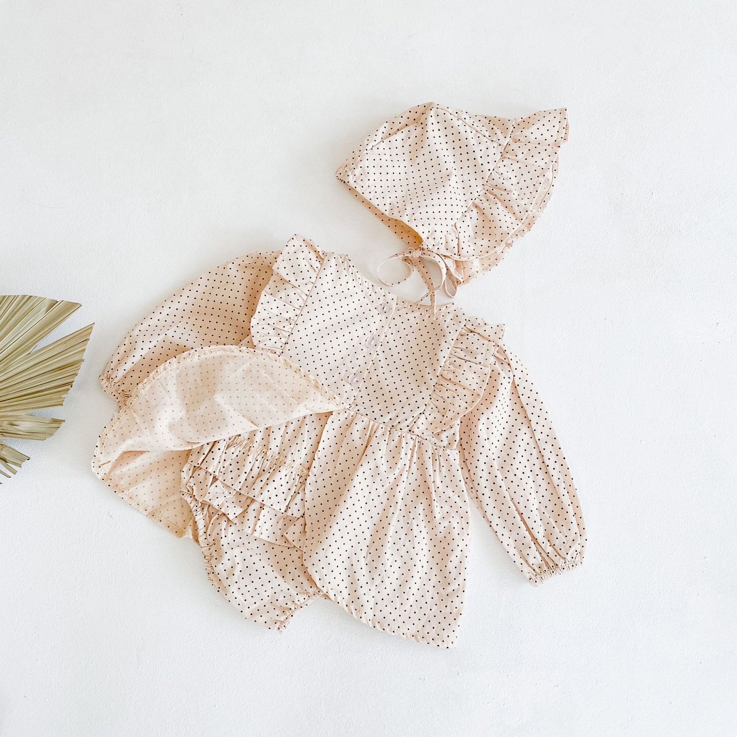 Robe d'amour pour bébé fille, nouveau produit d'automne, barboteuse à manches longues, en coton, vêtements d'escalade une pièce, chapeau gratuit