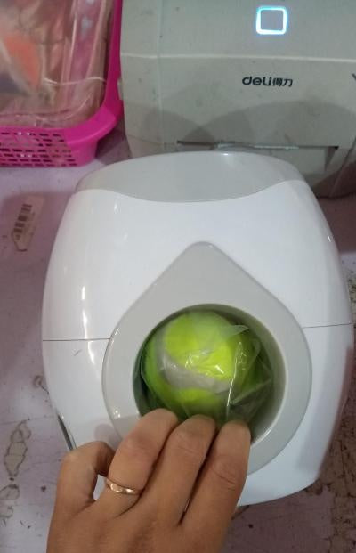 Dispositivo que falta de la pelota de tenis del alimentador elegante del animal doméstico que lanza la máquina de la recompensa