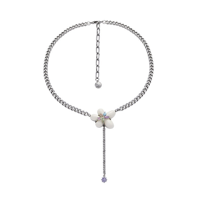 Original French Style Cream Resin Flower Necklace For Women Light Luxury Minority Clavicle Chain Temperament Wild Sweet Accessory