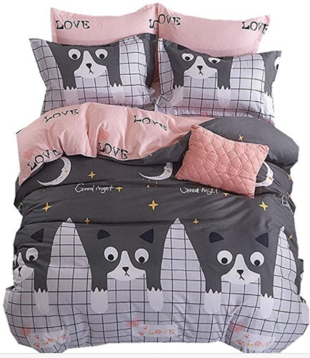 Quatre ensembles de produits de lit