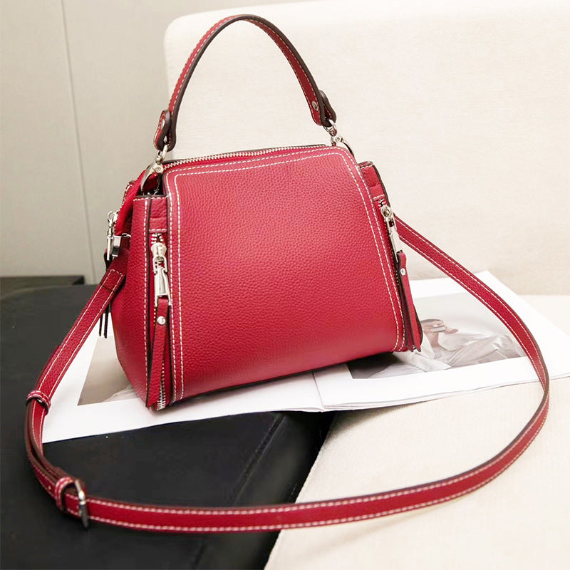 Cowhide Women's One Shoulder Crossbody Bag Is Fashionable And Versatile