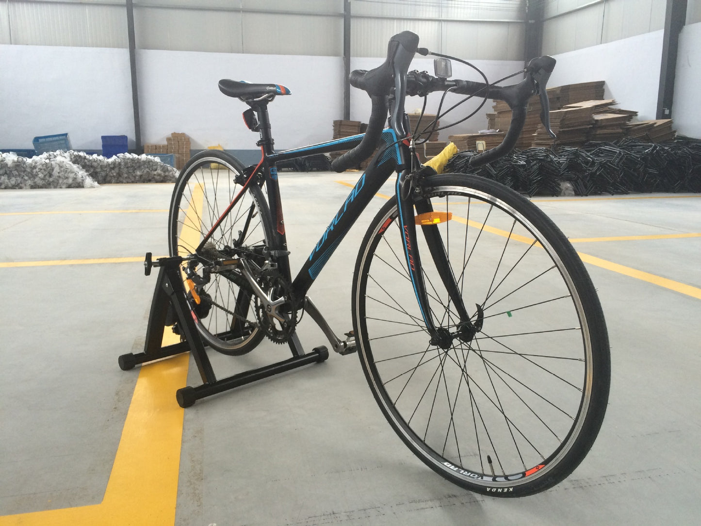 Mesa de entrenamiento de ciclismo controlada por línea, control de línea de magnetorresistencia, equipo de ejercicio interior, marco de estacionamiento, equipo para un solo automóvil, plataforma de fitness deportiva