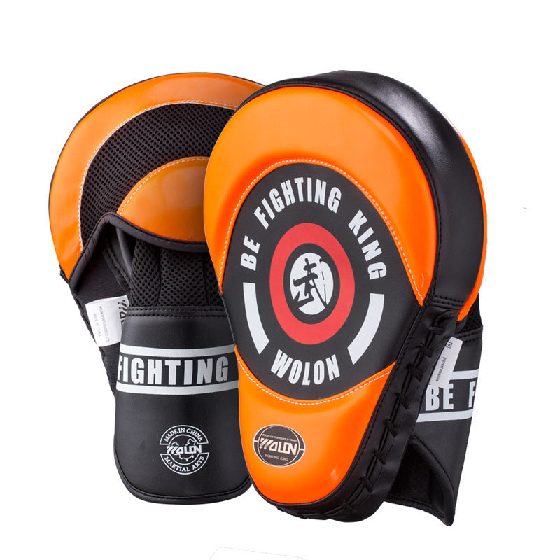 Cinco guantes de boxeo de dragón