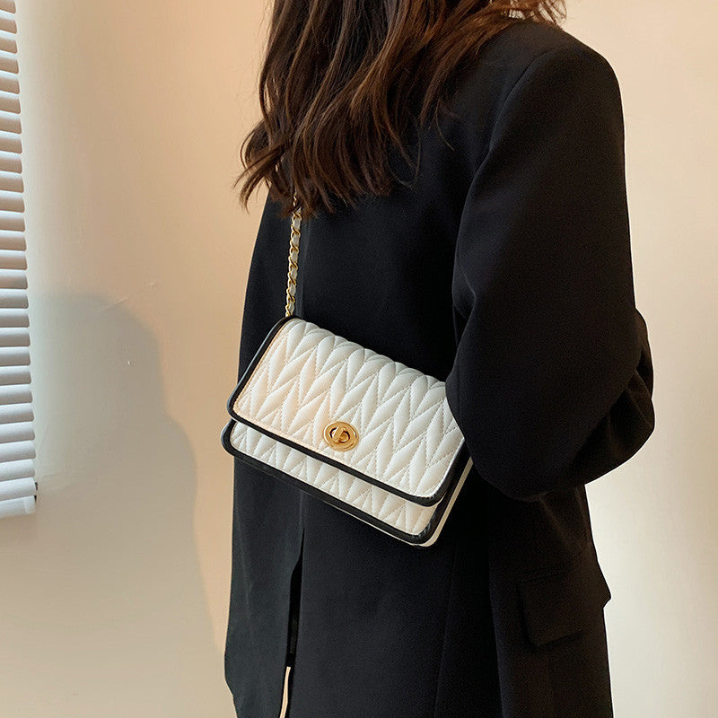 Petit sac carré avec chaîne de loisirs d'automne simple