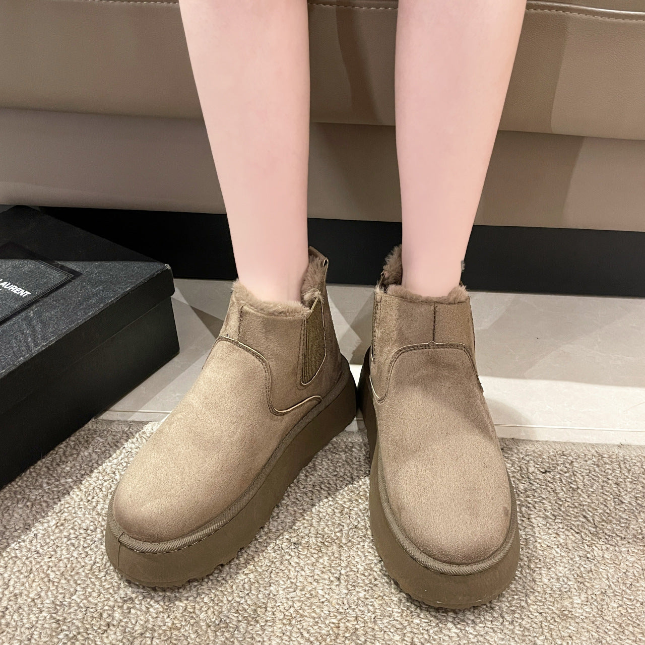 Botas de felpa para mujer Invierno Cálido Lana Grueso Pisos Botas de nieve Zapatos de moda