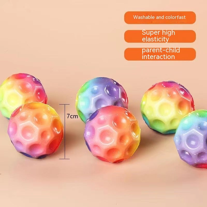 Boule à trous colorée, balle souple et rebondissante, Anti-chute, en forme de lune, poreuse, jouets d'intérieur pour enfants, balle élastique de conception ergonomique