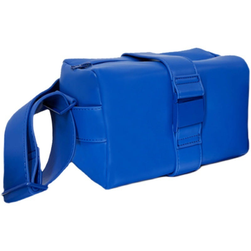 Petit sac à bandoulière à large bande brillant à la mode cool