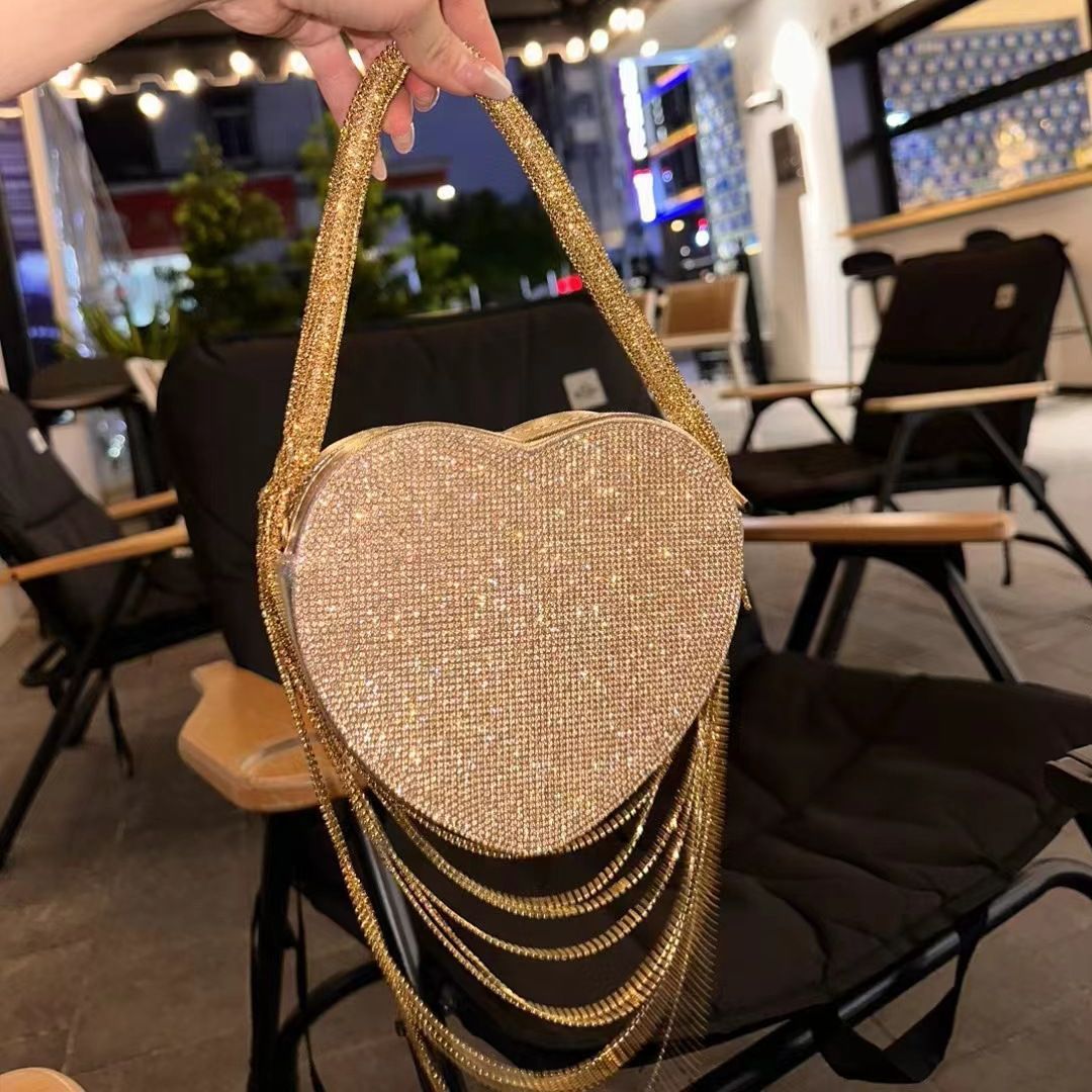 Sac à main Love avec chaîne à pampilles en strass