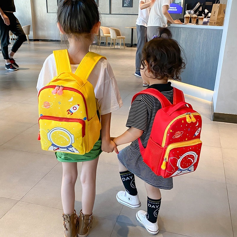 Mochila de moda estrellada para niños de dibujos animados.