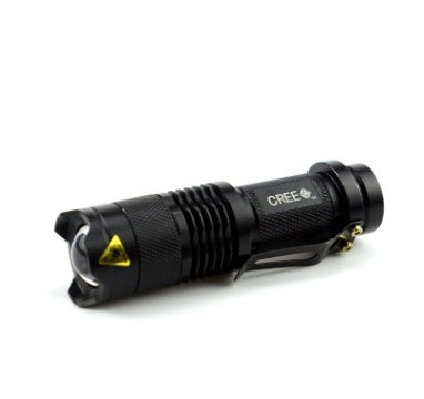Lampe de poche LED à zoom télescopique