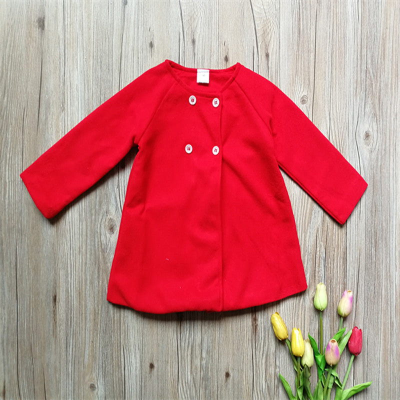 Les enfants portent un trench-coat