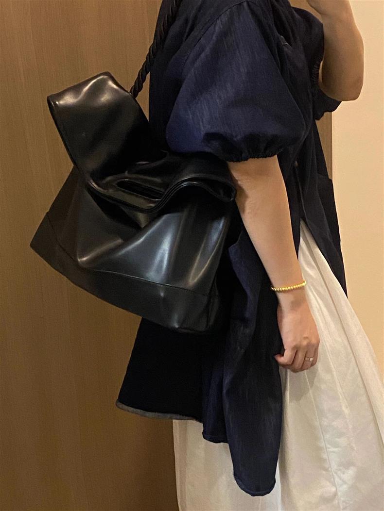 Grand sac fourre-tout de style minimaliste d'automne et d'hiver, niche brillante de personnalité