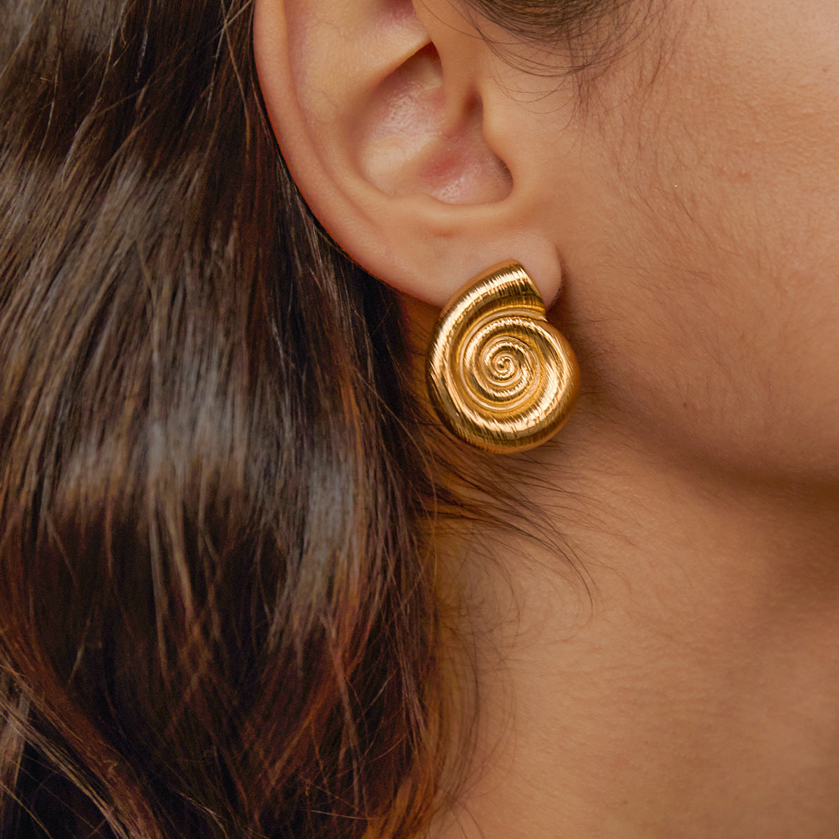 Boucles d'oreilles créoles en fil de conque pour femme