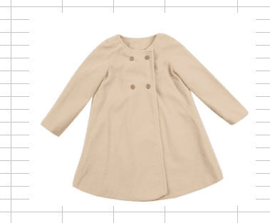 Les enfants portent un trench-coat