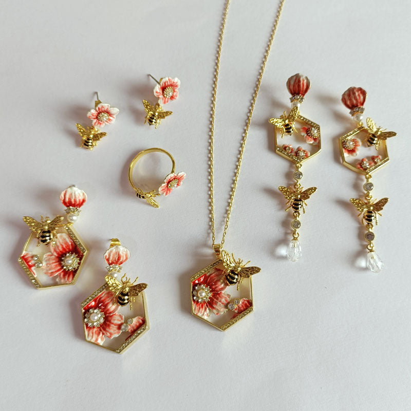 Boucles d'oreilles douces et romantiques en forme d'abeille et de fleur pour femme