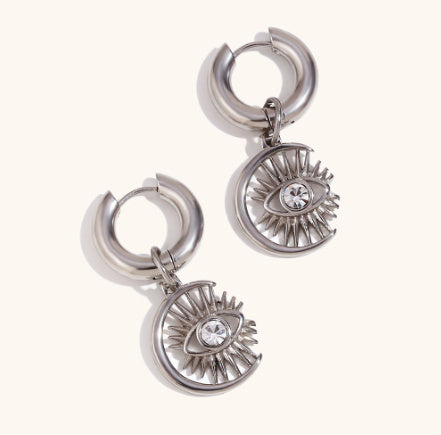 Collar de aleación de 18k con colgante de ojo de diamantes de imitación y pestañas de luna