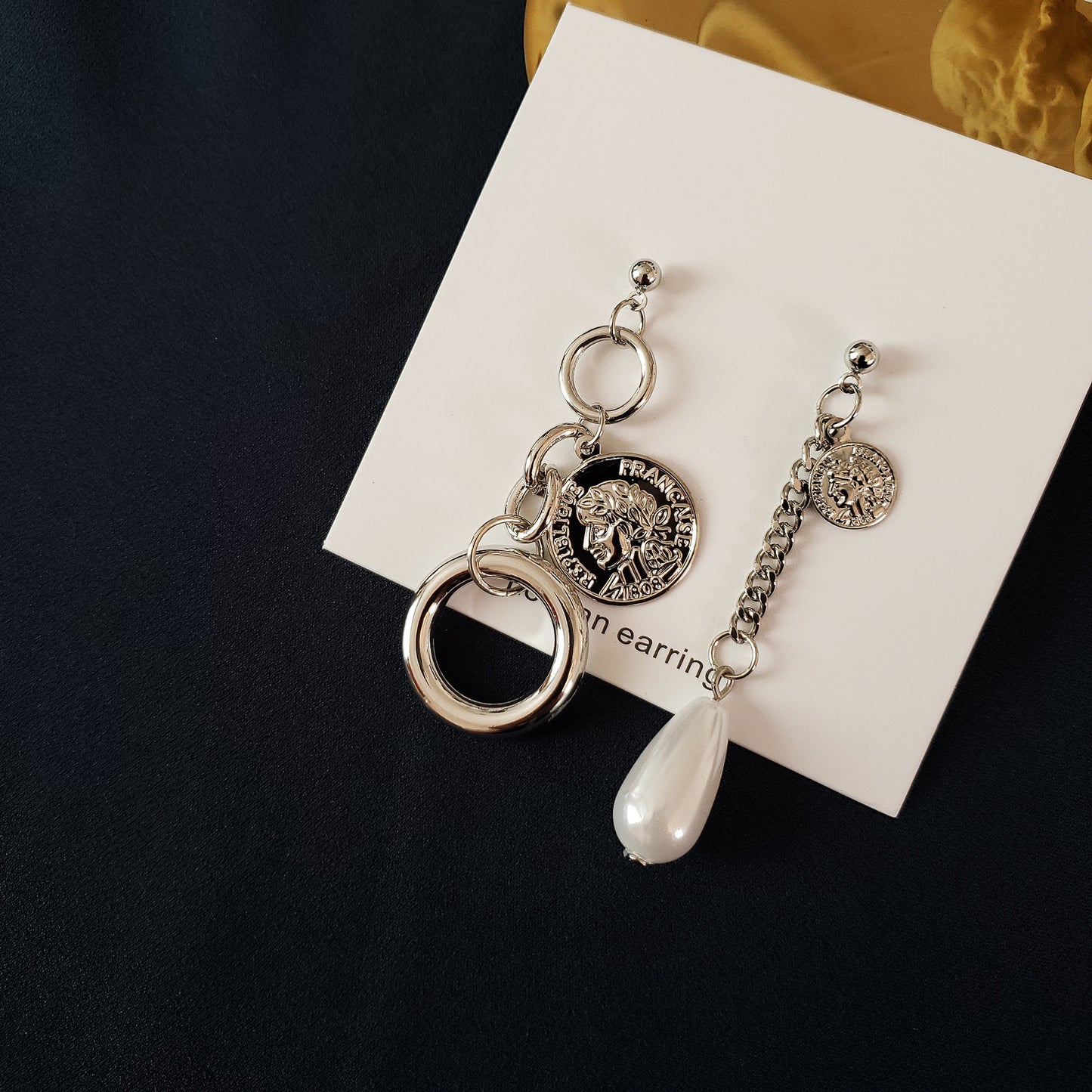 Japanese And Korean Style Vintage Ring Portrait Pearl Mixed Asymmetric Earrings