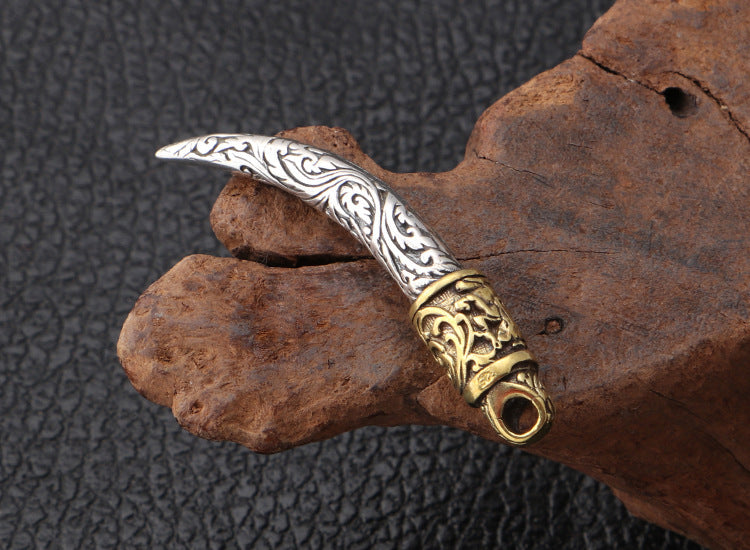 Vintage tailandés plata tallada lobo diente hombres y mujeres colgante moda