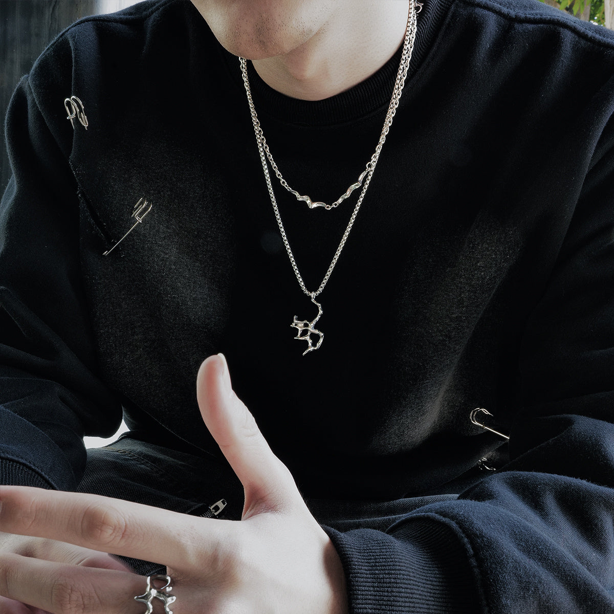 Colgante de metal líquido C Collar de acero titanio