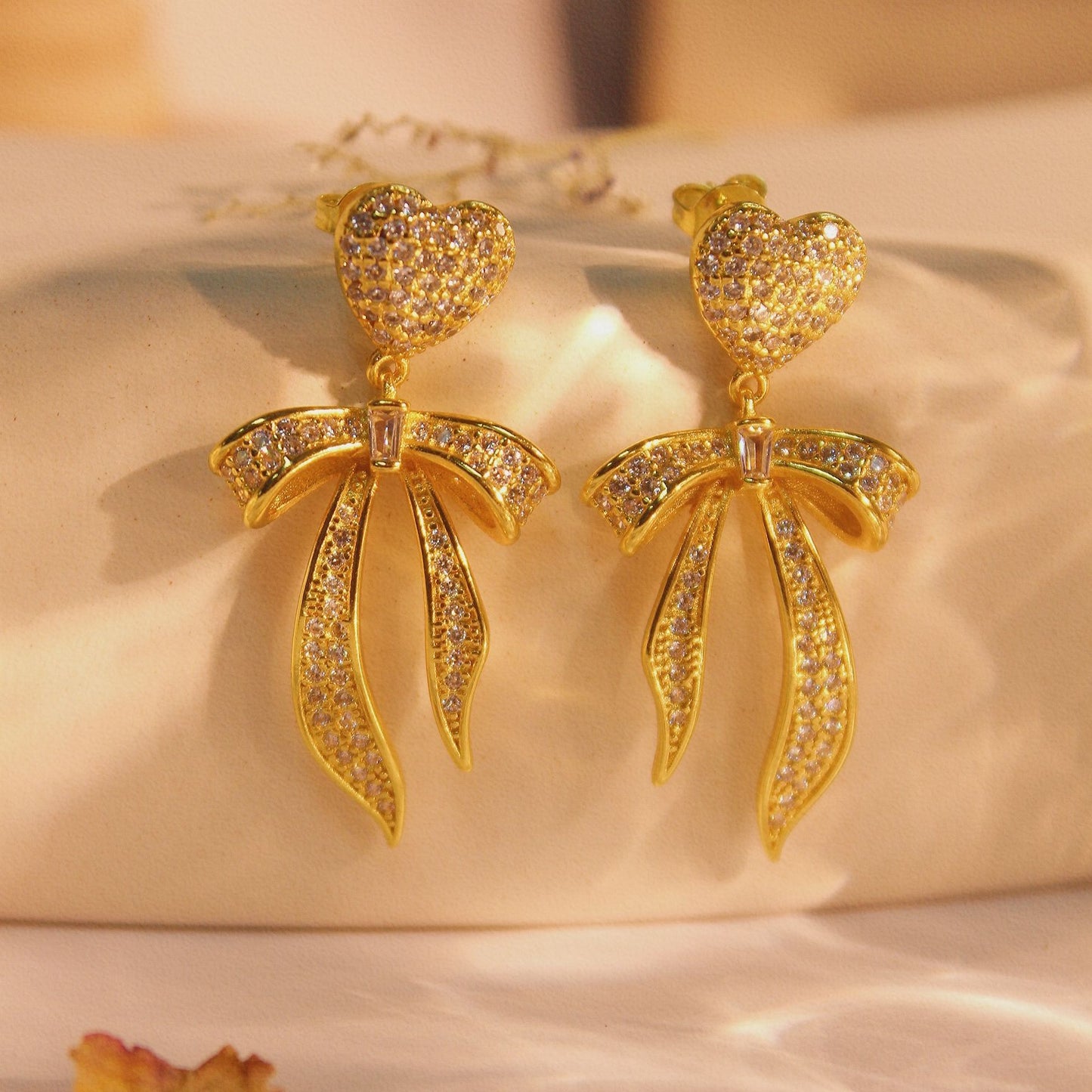 Pendientes de interés especial con sentido de lujo ligero y de alta calidad