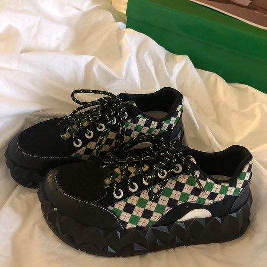 Chaussures papa noires de conception d'intérêt spécial pour femmes