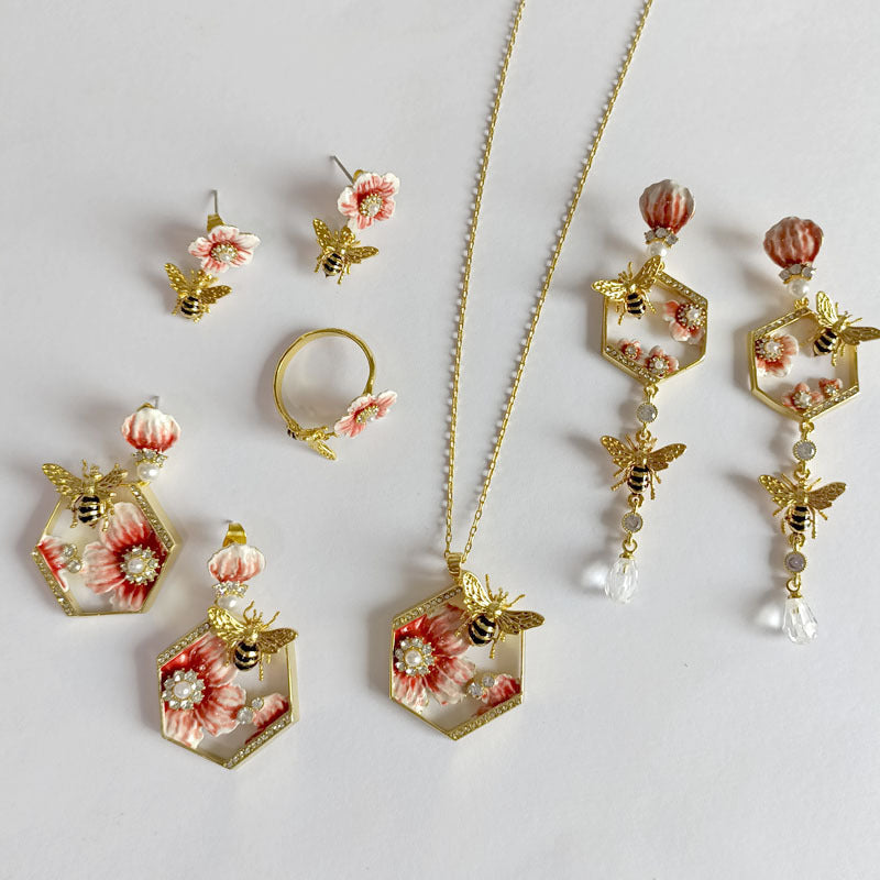 Boucles d'oreilles douces et romantiques en forme d'abeille et de fleur pour femme