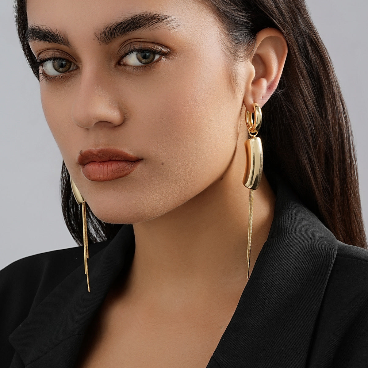Boucles d'oreilles longues asymétriques créatives pour femmes