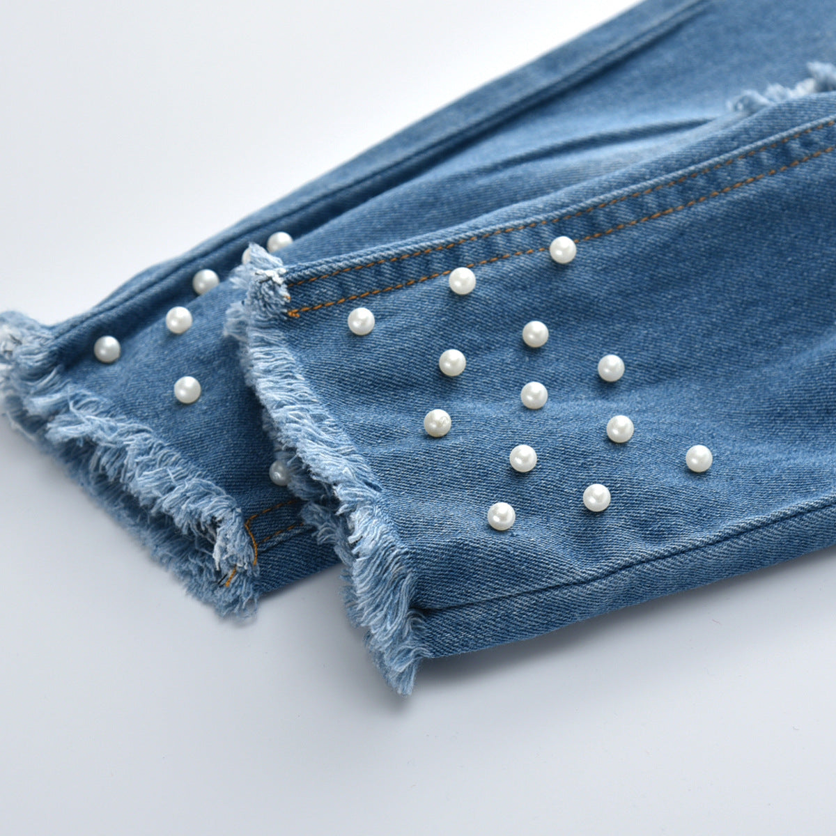 Ensemble jean en dentelle et perles pour fille