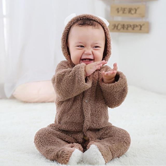 Lindo mameluco de invierno para bebé