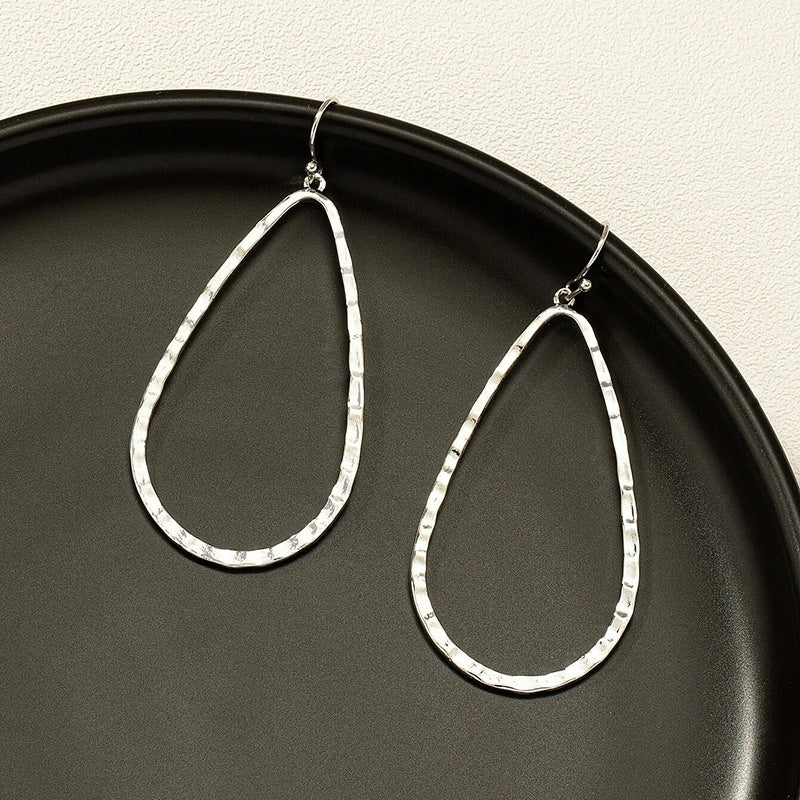 Pendientes de metal con forma de gota de agua, diseño de personalidad simple