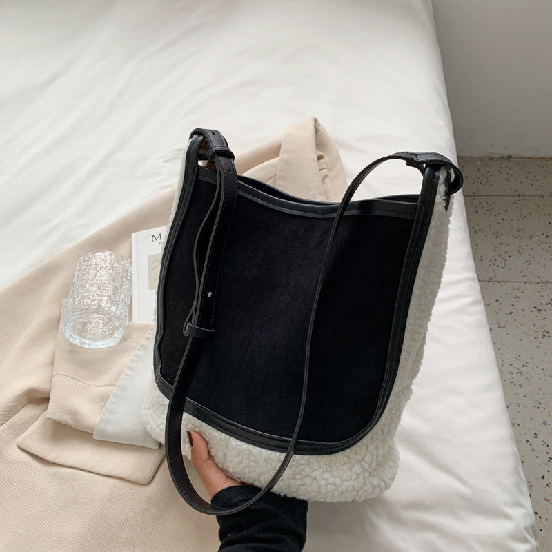 Sac à bandoulière à une épaule en peluche pour femmes