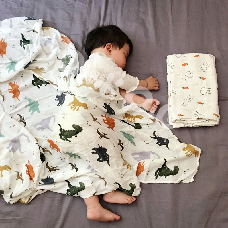 Bébé tenant une couverture serviette double couche fil bambou nouveau-né serviette pour bébé
