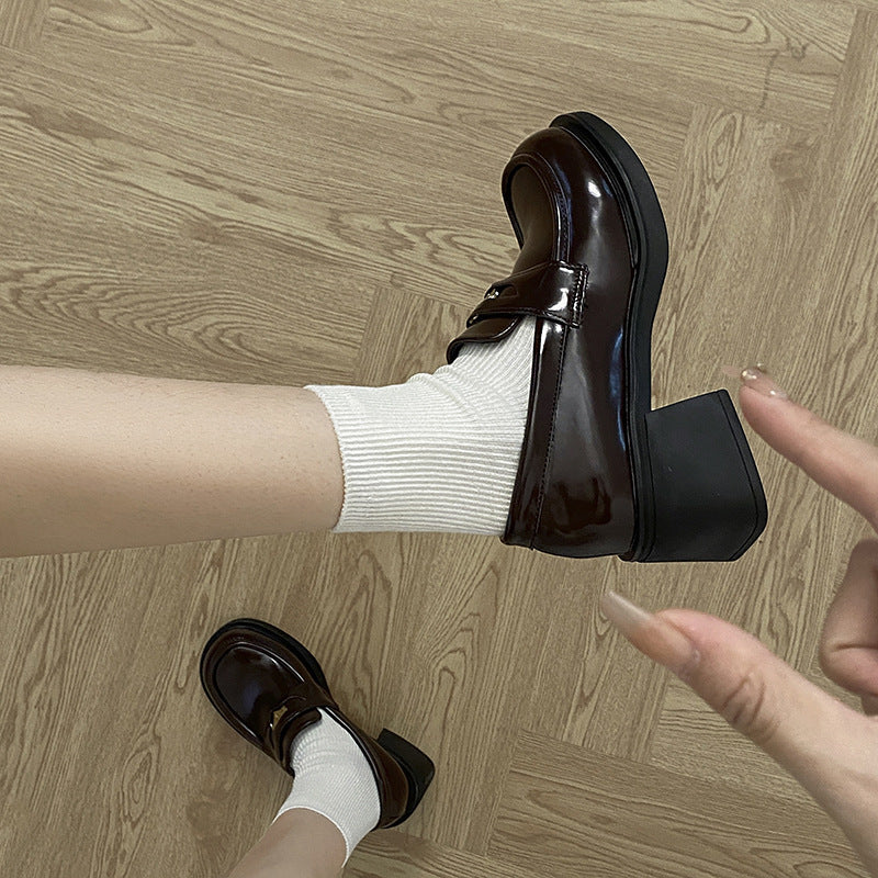 Nouveau Automne et hiver petite hauteur augmentant talon épais chaussures en cuir britannique