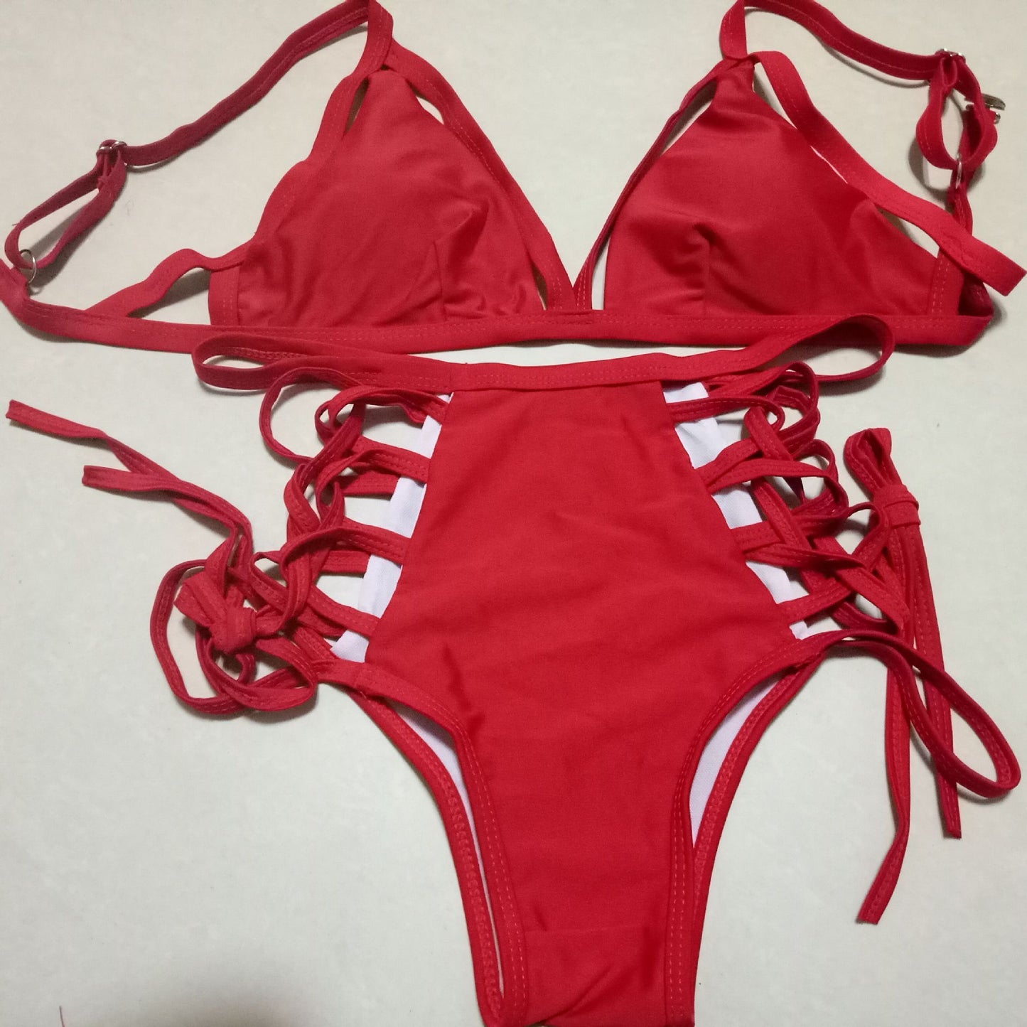 Traje de baño dividido de bikini con correa sexy
