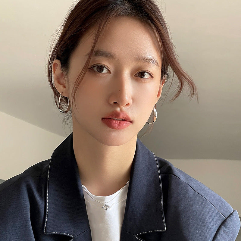 Mobius Strip Ear Clip Femelle Ins Tempérament De Luxe Simple Et Léger